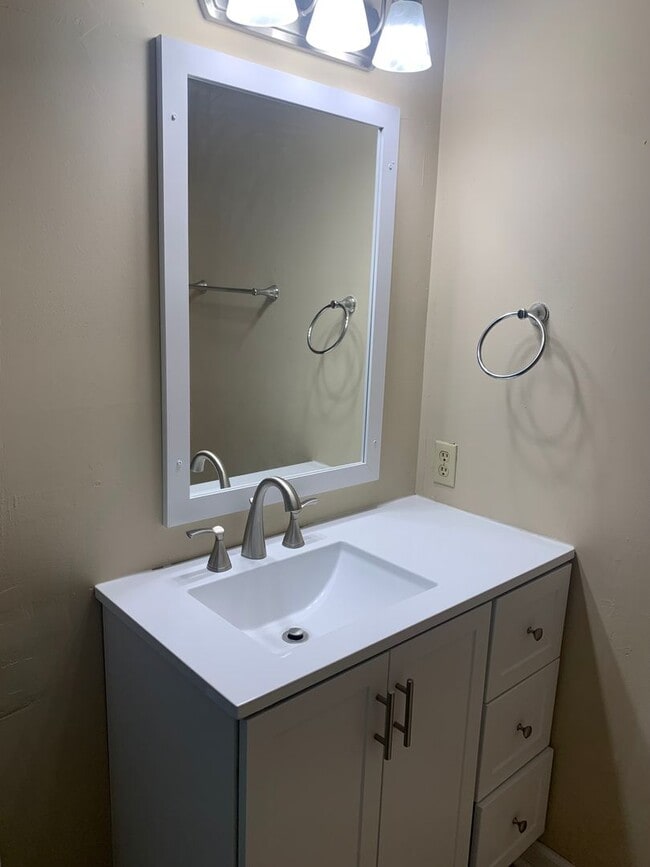 Building Photo - 3 Bedroom, 2 Bath in Rockingham