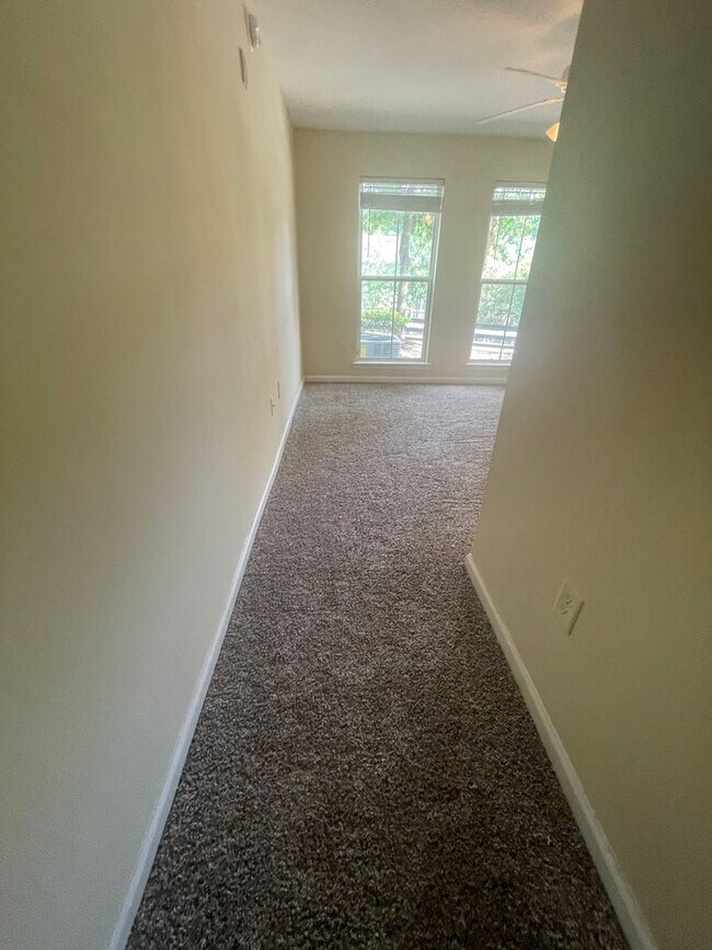 Building Photo - 15-1513 Huneycutt