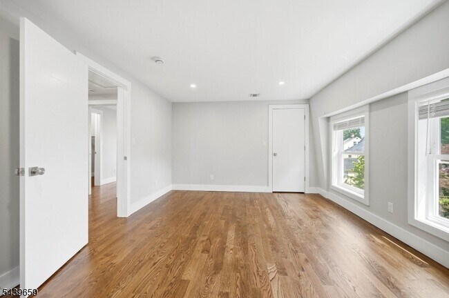 Building Photo - 40 Jardine Rd