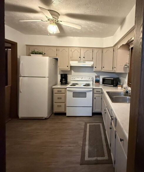 Building Photo - 8421 Colwyn Ct