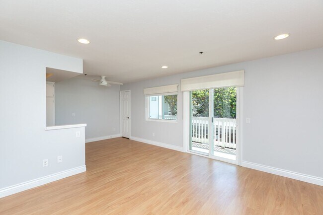 Building Photo - 2 Bed, 2 Bath Condo in Encinitas