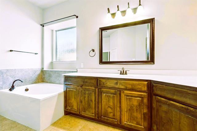 Building Photo - 5720 Eagle Mountain Dr