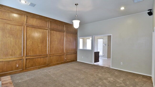 Building Photo - 5273 Sherbrooke Ln