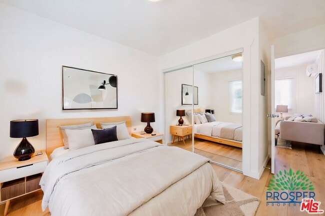 Building Photo - 314 N Venice Blvd