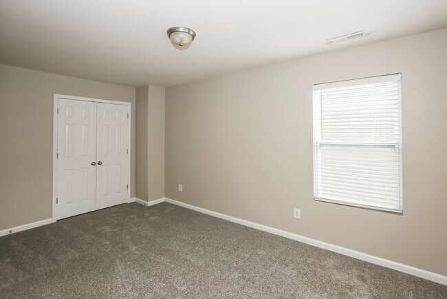 Building Photo - 5521 Twin Brook Dr