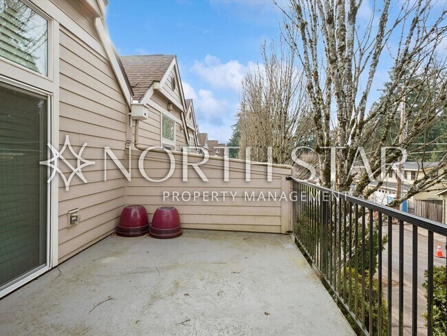 Building Photo - First Addition Townhome in Prime Location