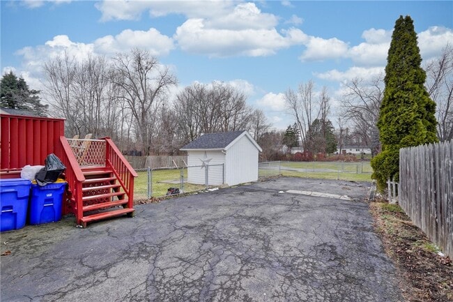 Building Photo - 523 Elmgrove Rd