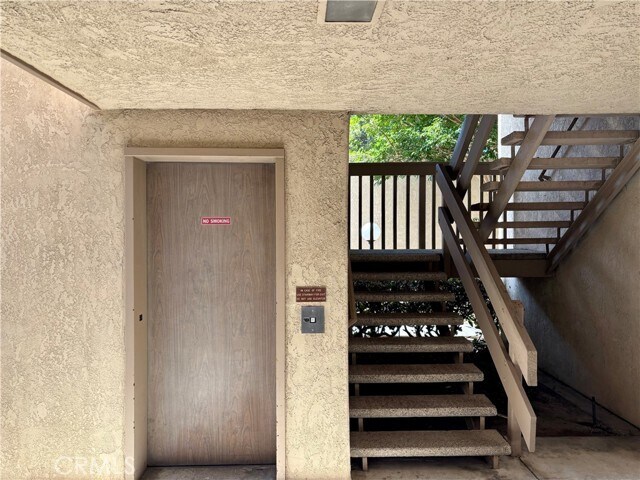 Building Photo - 4791 Lago Dr