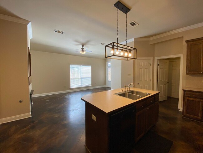 Building Photo - Charming 2BR/2BA Home in Shenandoah Ridge with Garage & Cozy Fireplace