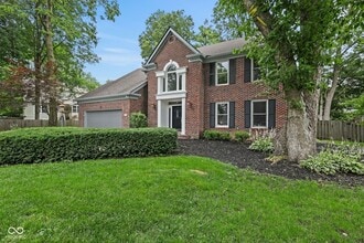 Building Photo - 738 Howe Dr