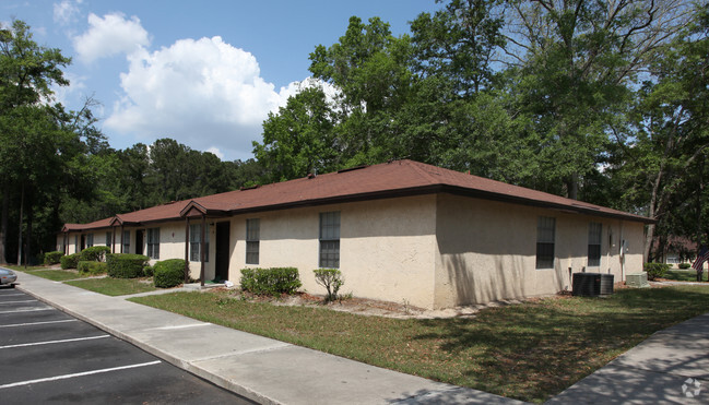 Oak Tree Apartments - 1701 Lake Shore Blvd Jacksonville FL 32210 ...