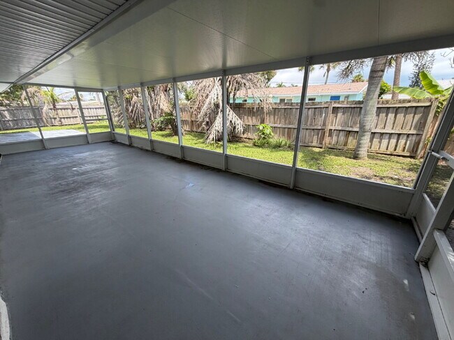 Building Photo - Indialantic 2 Bedroom Home with 2 car garage!