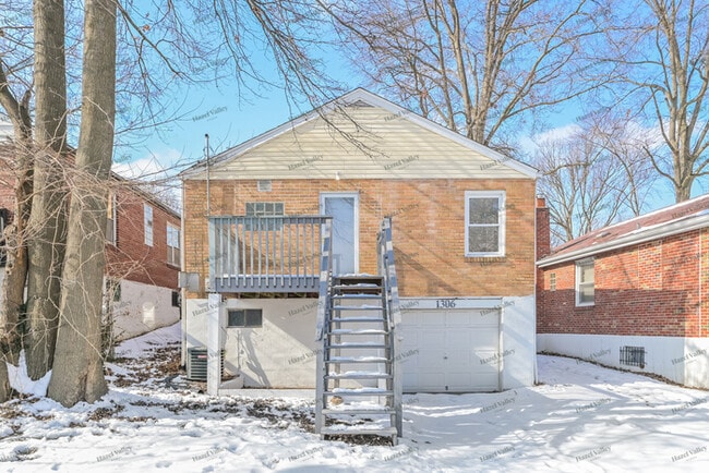 Building Photo - 1306 Sheridan Dr