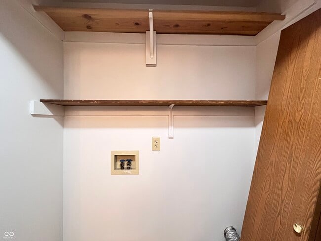 Building Photo - 4923 Peony Pl