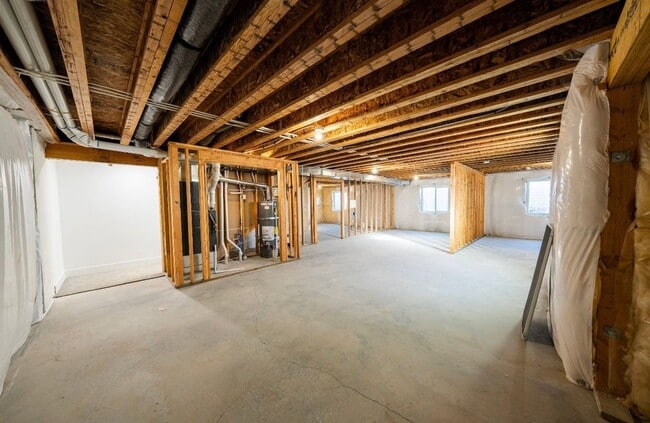 Building Photo - 505 Jeanine Dr