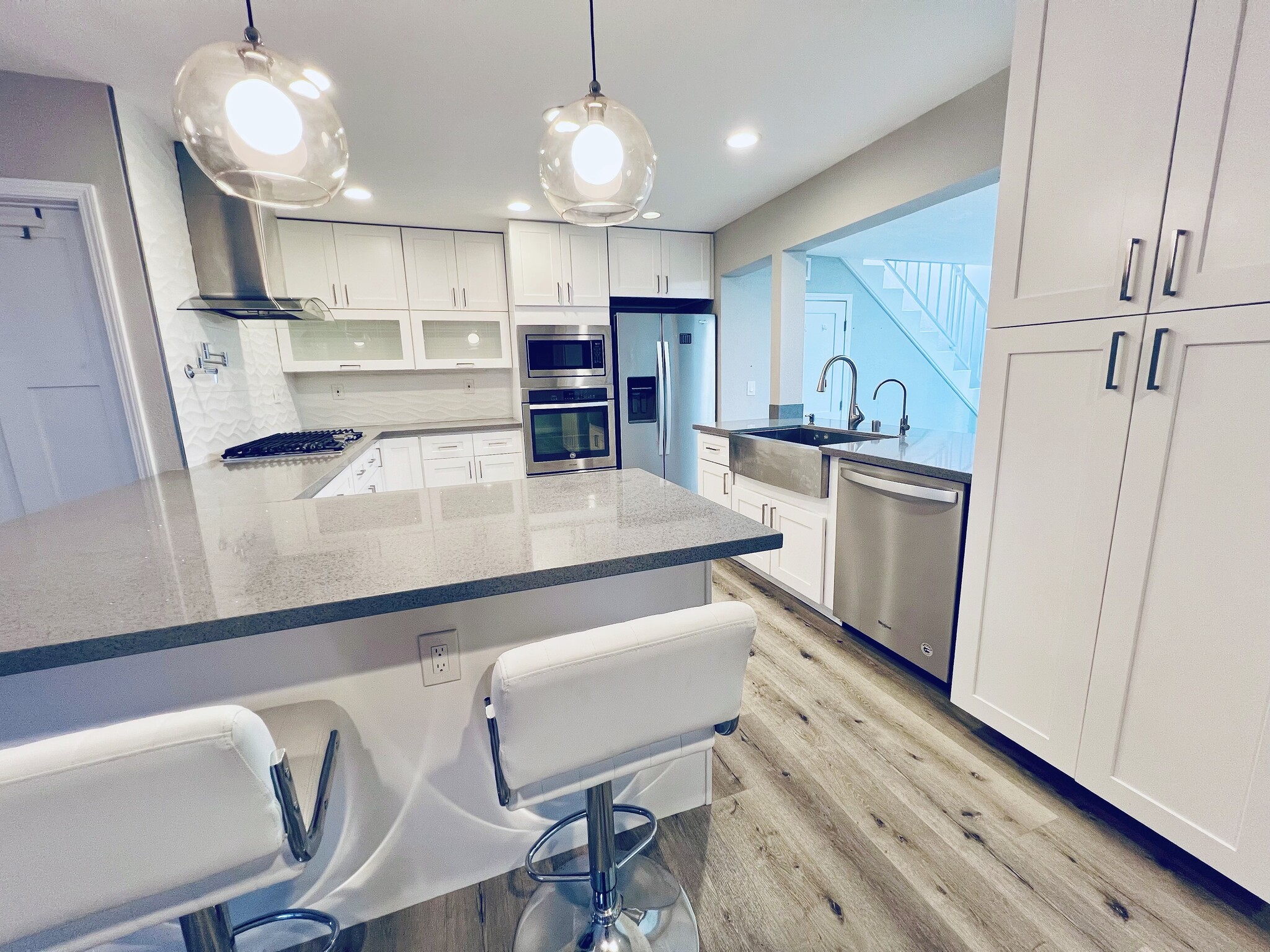 Main kitchen - 1495 Kavanaugh Dr