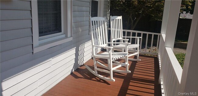 Building Photo - 641 Hillside Ave