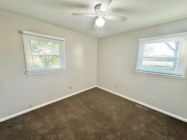 Building Photo - 3003 Killarney Dr
