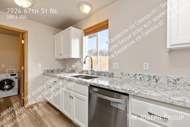 Building Photo - 7924 67th St NE