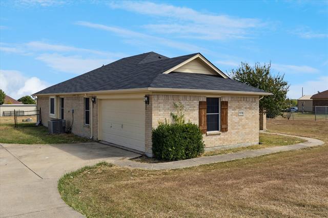 Building Photo - 1008 Chestnut Dr