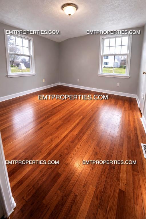 Building Photo - 2328 Homewood Dr