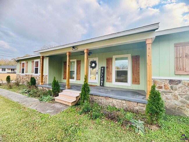 Building Photo - 2800 S Estates Rd