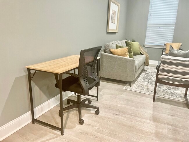 Desk - 1732 Arbor Hills Dr SE