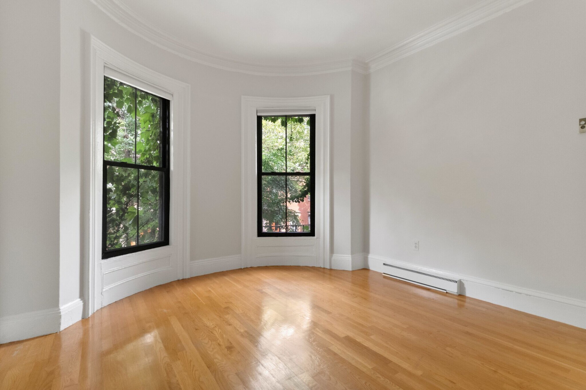 Building Photo - 182 W Brookline St