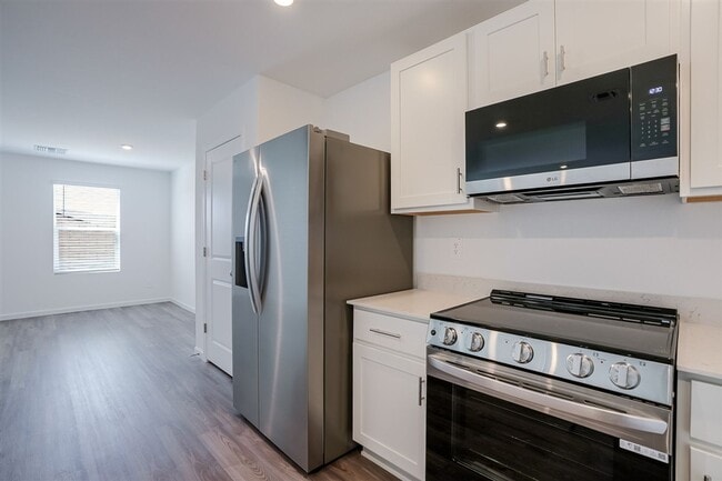 Building Photo - Brand New 4 Bedroom, 2 Bath Home! Never Been Lived In!