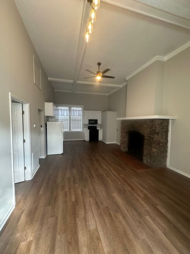 Building Photo - 1304 Drayton St