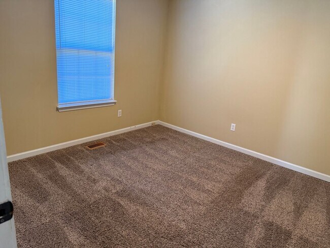 Building Photo - 7063 Seaver Dr NW