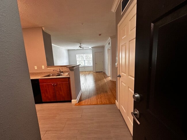 Building Photo - THE GRANDE DOWNTOWN CONDO - 1BR/1BA