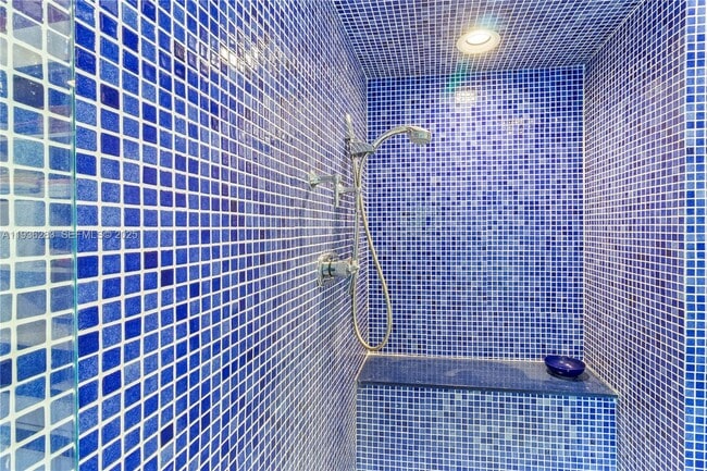 Building Photo - 2132 Middle River Dr