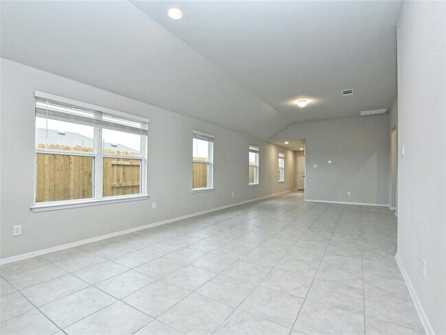Building Photo - 210 Trailside Ln