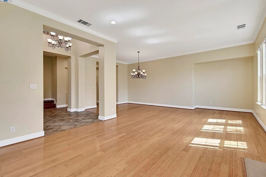 Building Photo - 3100 Tewksbury Way