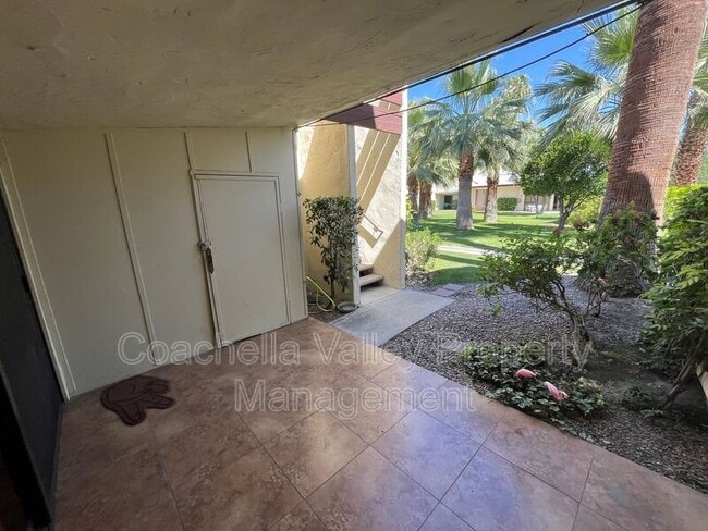 Building Photo - 1655 E Palm Canyon Dr