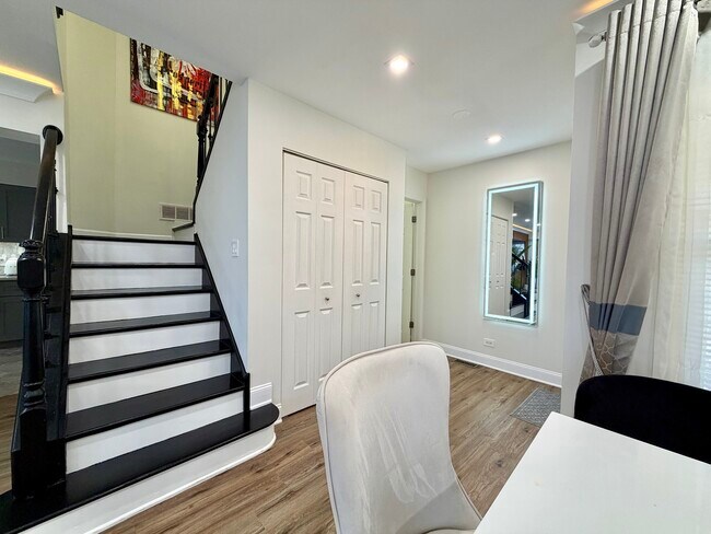 Building Photo - 2350 County Farm Ln