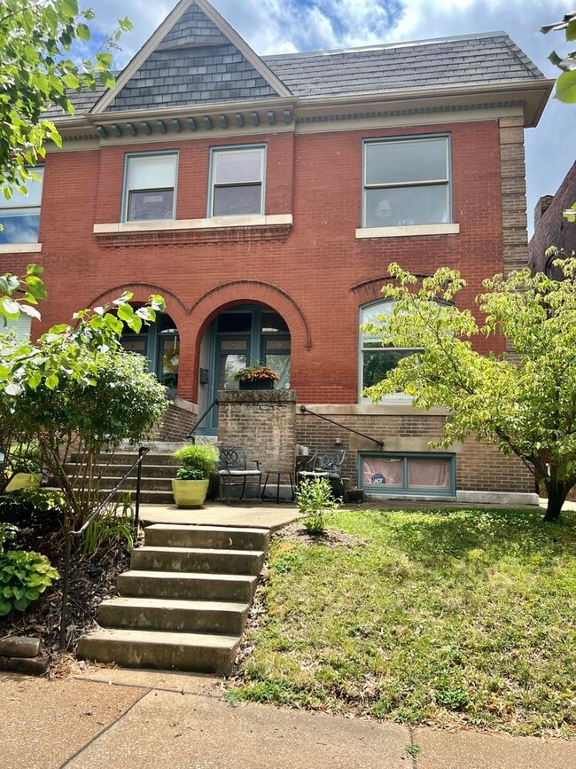 Building Photo - 2 Bedroom Condo in Shaw Available to Rent