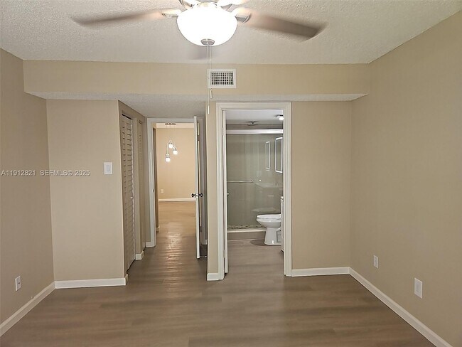 Building Photo - 10630 SW 158th Ct