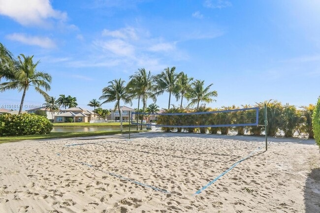 Building Photo - 874 NW 170th Terrace