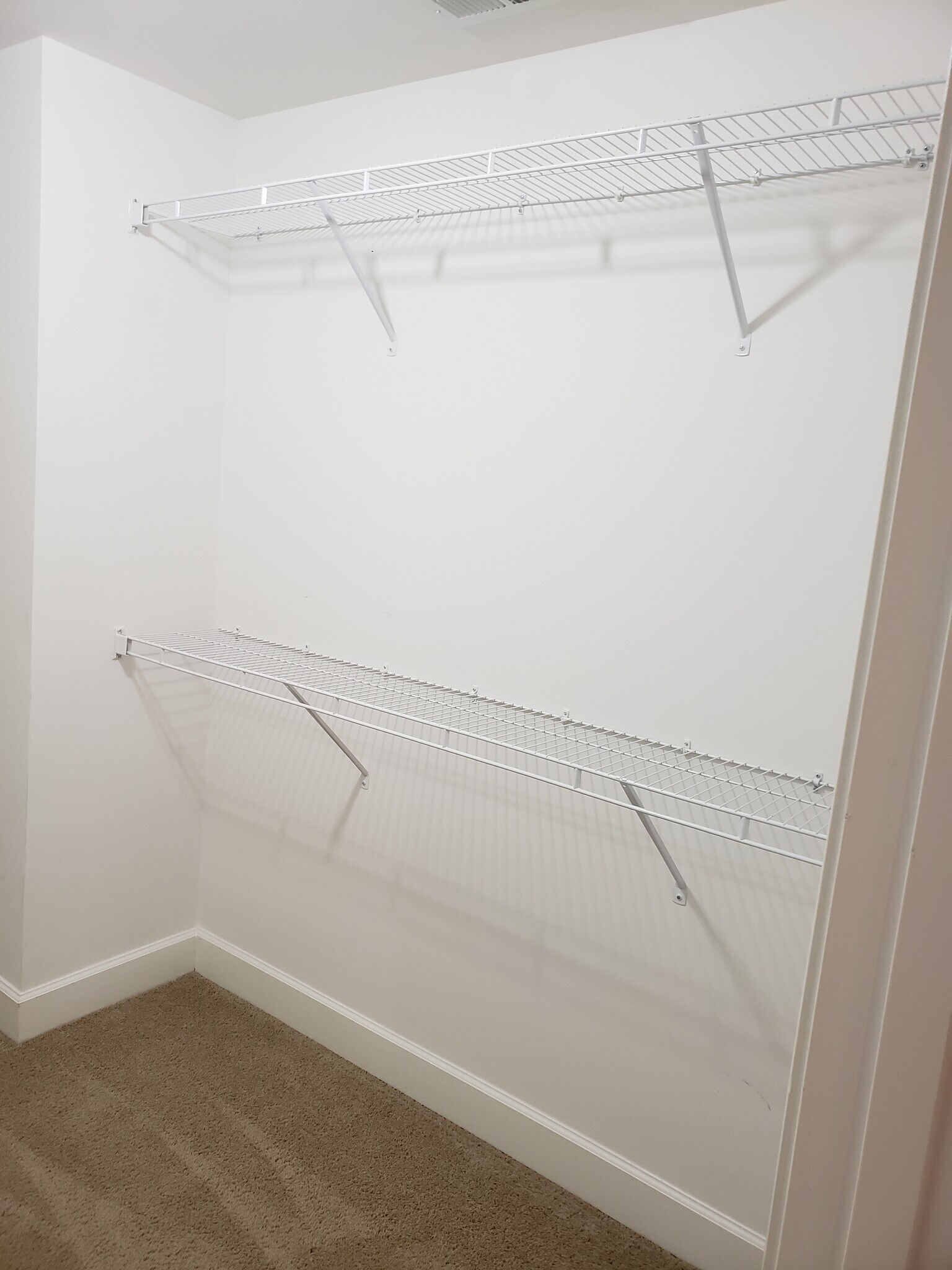 Building Photo - 8201 Lenox Creekside Dr