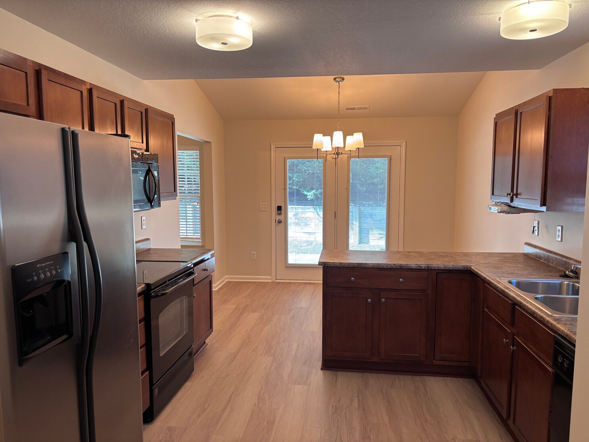 Building Photo - 83 Birkshire Way