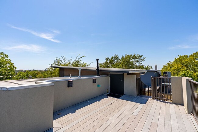 Building Photo - 308 Terrace Dr