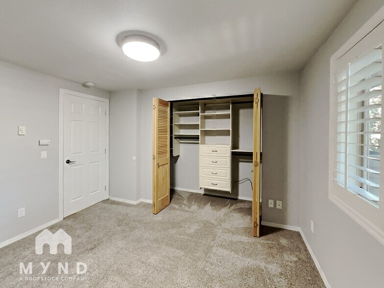 Building Photo - 14300 32nd Ave NE