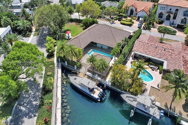 Building Photo - 13105 Biscayne Island Terrace