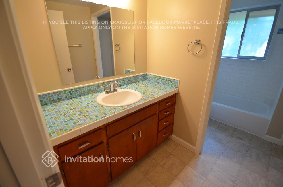 Building Photo - 14435 183rd Ave SE