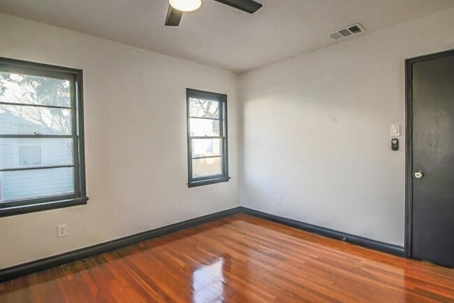 Building Photo - PRE LEASING for fall 2026! 4/2 in heart of Lubbock!