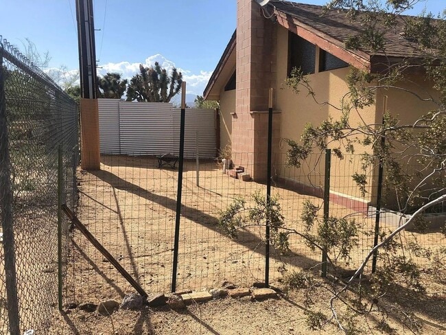 Building Photo - 56769 Joshua Dr