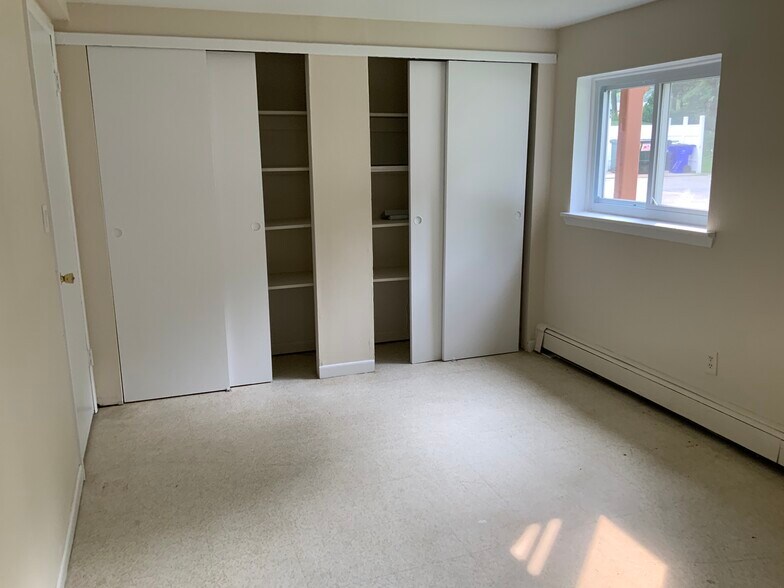 Building Photo - 300 Ketchamtown Rd