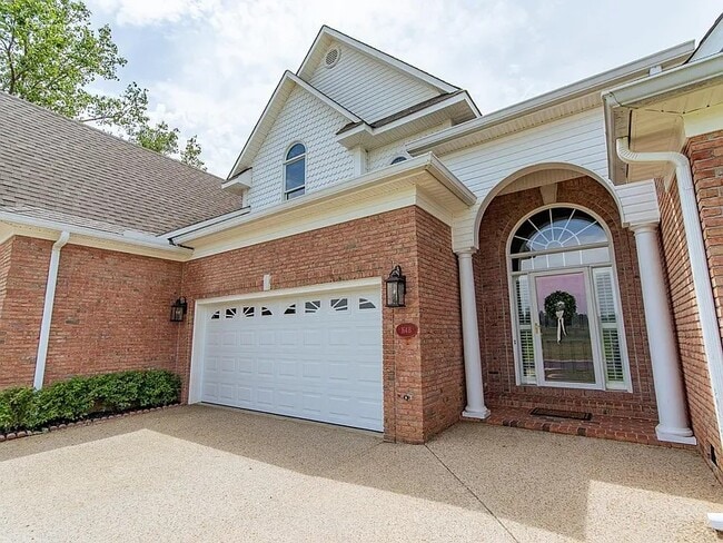 Primary Photo - 3BR 2.5 BA, Towhouse with River Veiw
